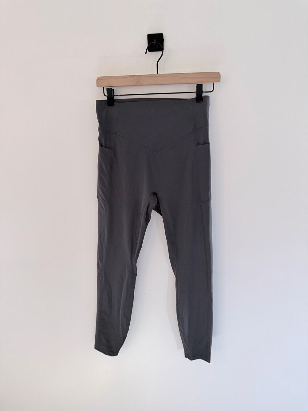 Halara UltraSculpt High Waisted Scrunch Butt Tummy Control Charcoal Legging